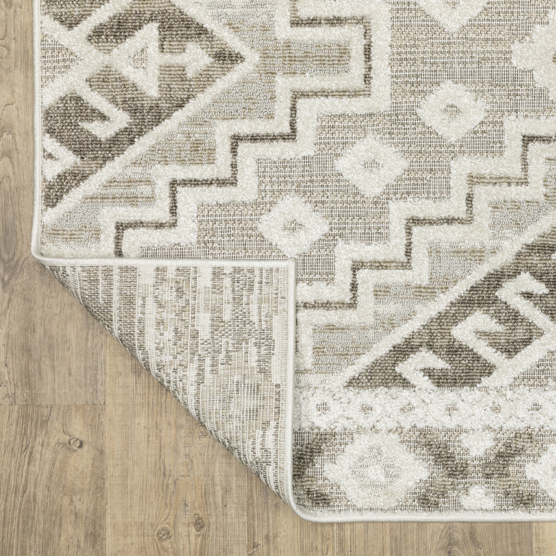 Tangier Medallion Beige/ Brown Border Mixed Pile Rug