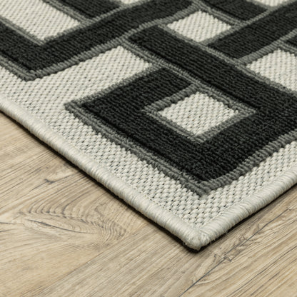 Torrey Outdoor Beige/ Black Border Loop Pile Rug