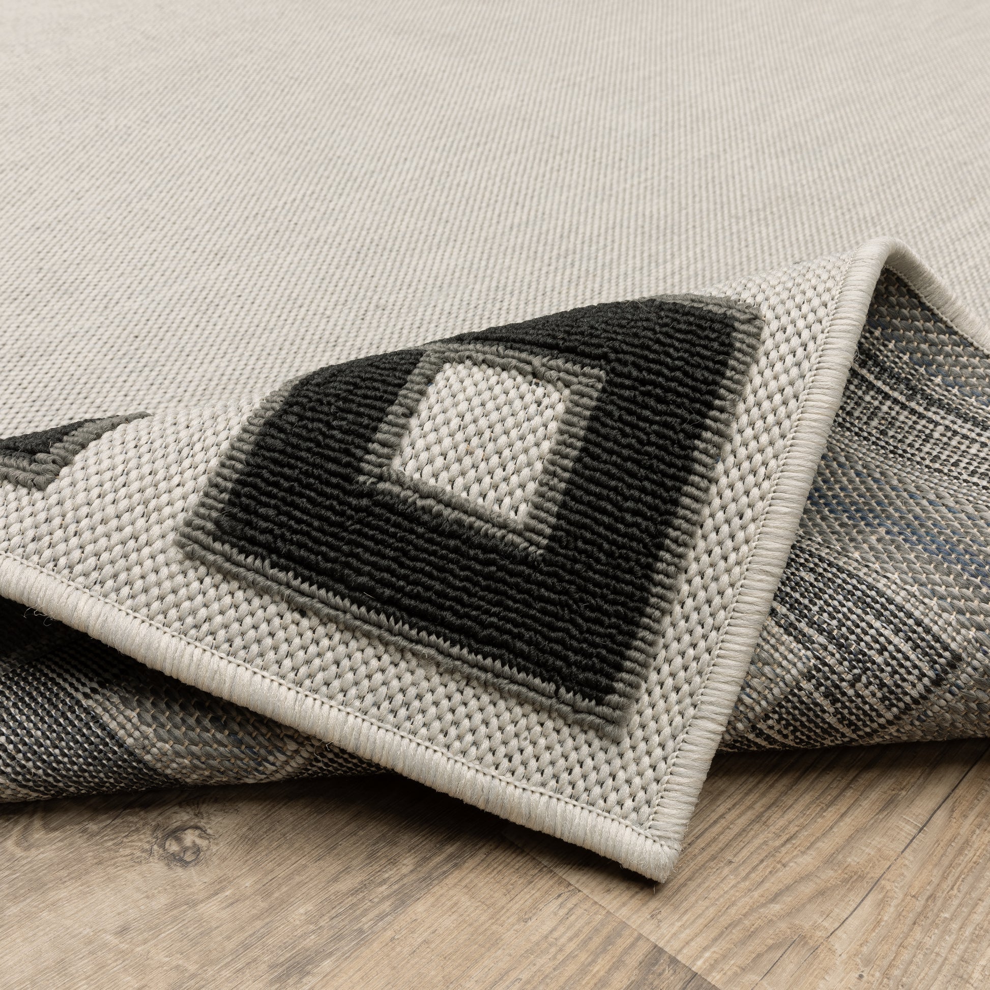 Torrey Outdoor Beige/ Black Border Loop Pile Rug