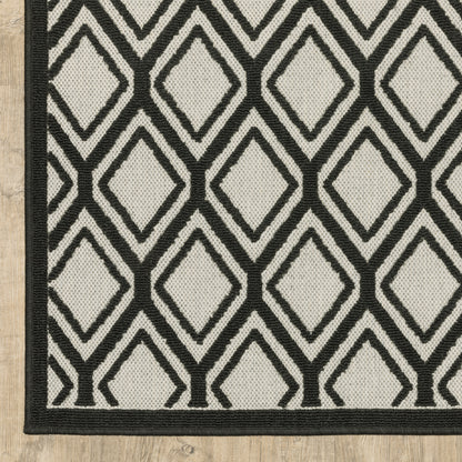 Torrey Outdoor Beige/ Black Geometric Loop Pile Rug