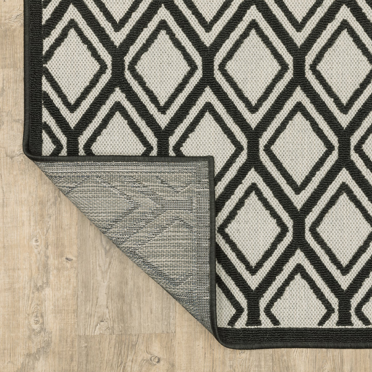 Torrey Outdoor Beige/ Black Geometric Loop Pile Rug