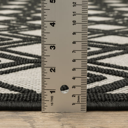 Torrey Outdoor Beige/ Black Geometric Loop Pile Rug