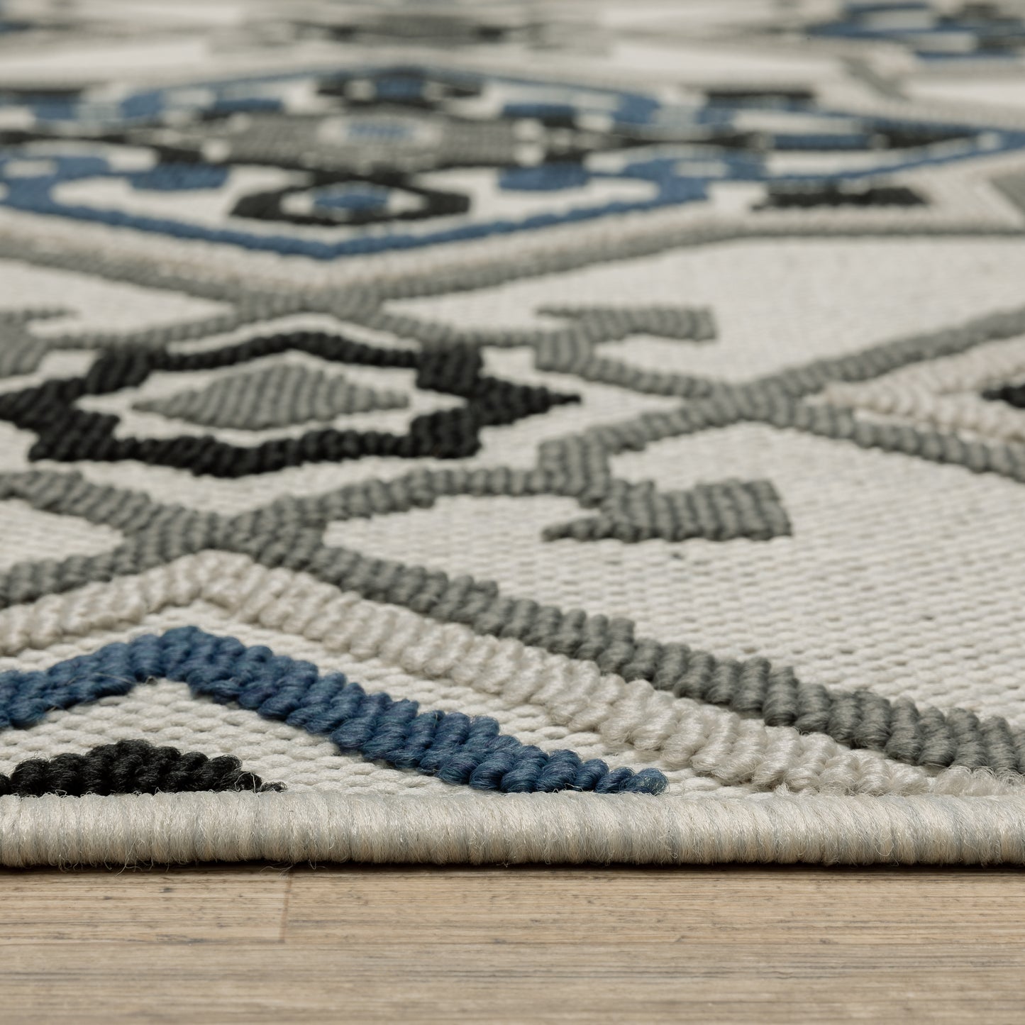 Torrey Medallion Beige/ Blue Outdoor Loop Pile Rug
