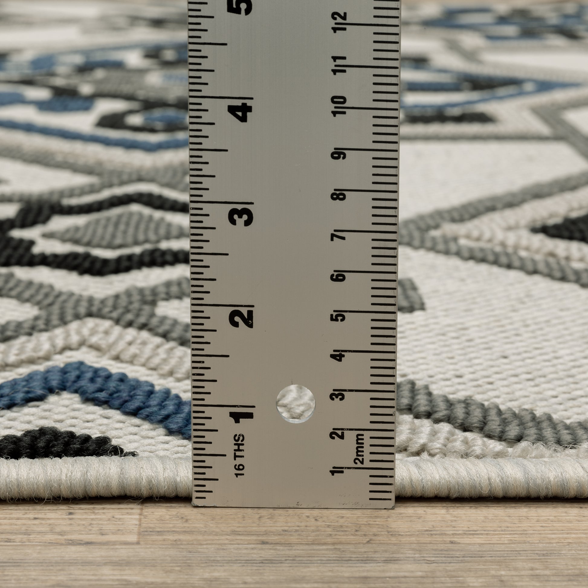 Torrey Medallion Beige/ Blue Outdoor Loop Pile Rug