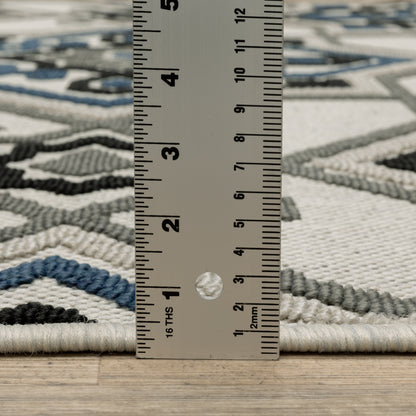 Torrey Medallion Beige/ Blue Outdoor Loop Pile Rug
