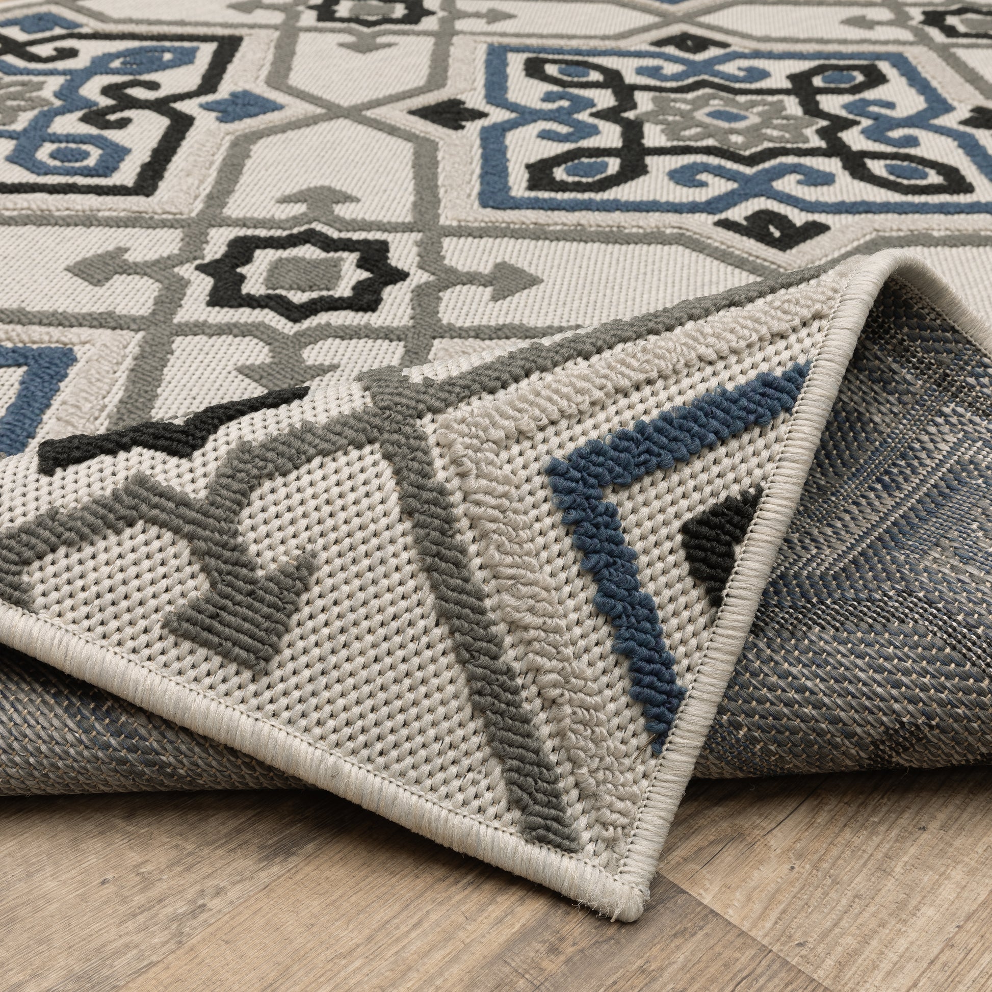 Torrey Medallion Beige/ Blue Outdoor Loop Pile Rug