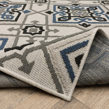 Torrey Medallion Beige/ Blue Outdoor Loop Pile Rug
