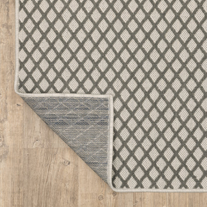 Torrey Outdoor Beige/ Grey Lattice Loop Pile Rug