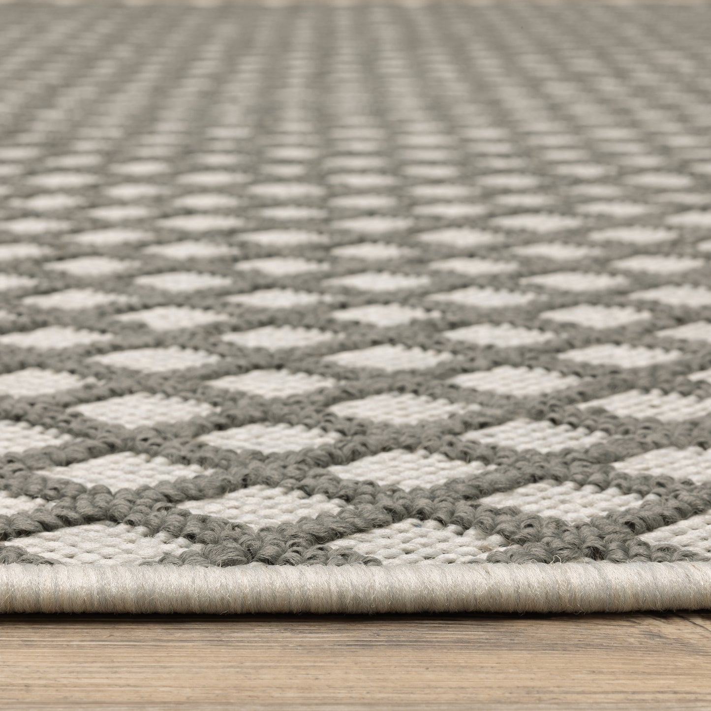 Torrey Outdoor Beige/ Grey Lattice Loop Pile Rug