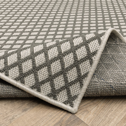 Torrey Outdoor Beige/ Grey Lattice Loop Pile Rug