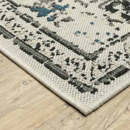 Torrey Outdoor Beige/ Grey Distressed Loop Pile Rug