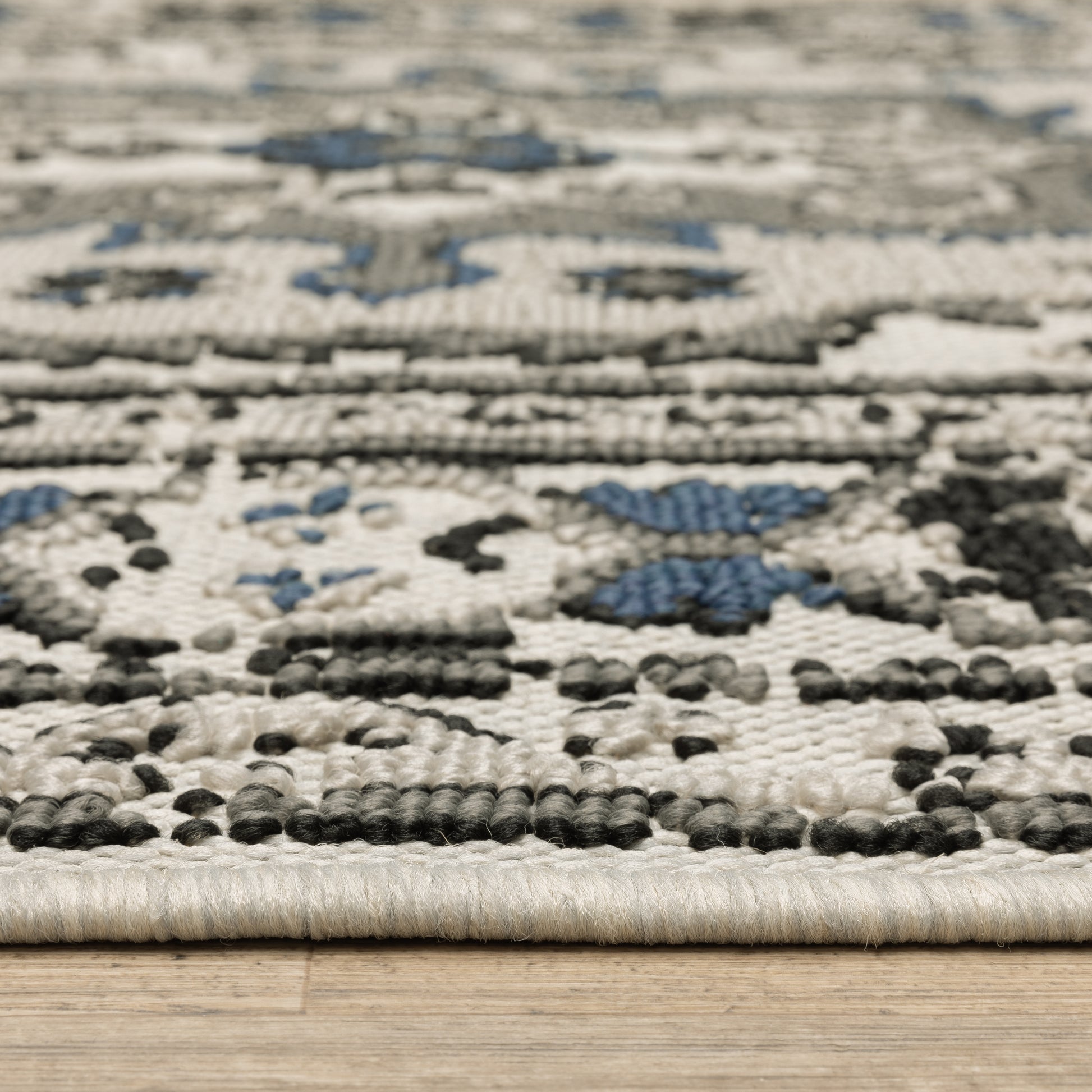 Torrey Outdoor Beige/ Grey Distressed Loop Pile Rug