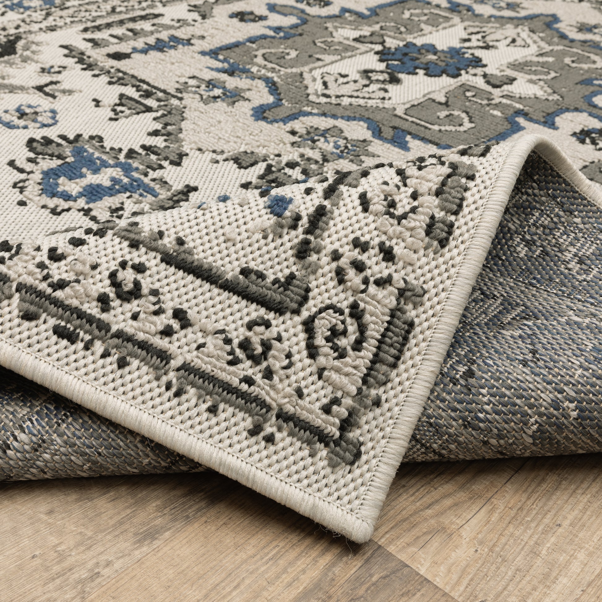 Torrey Outdoor Beige/ Grey Distressed Loop Pile Rug