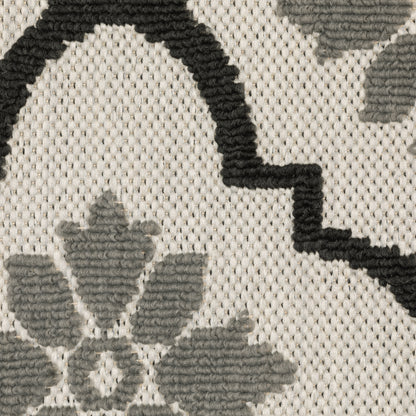 Torrey Outdoor Beige/ Black Trefoil Loop Pile Rug