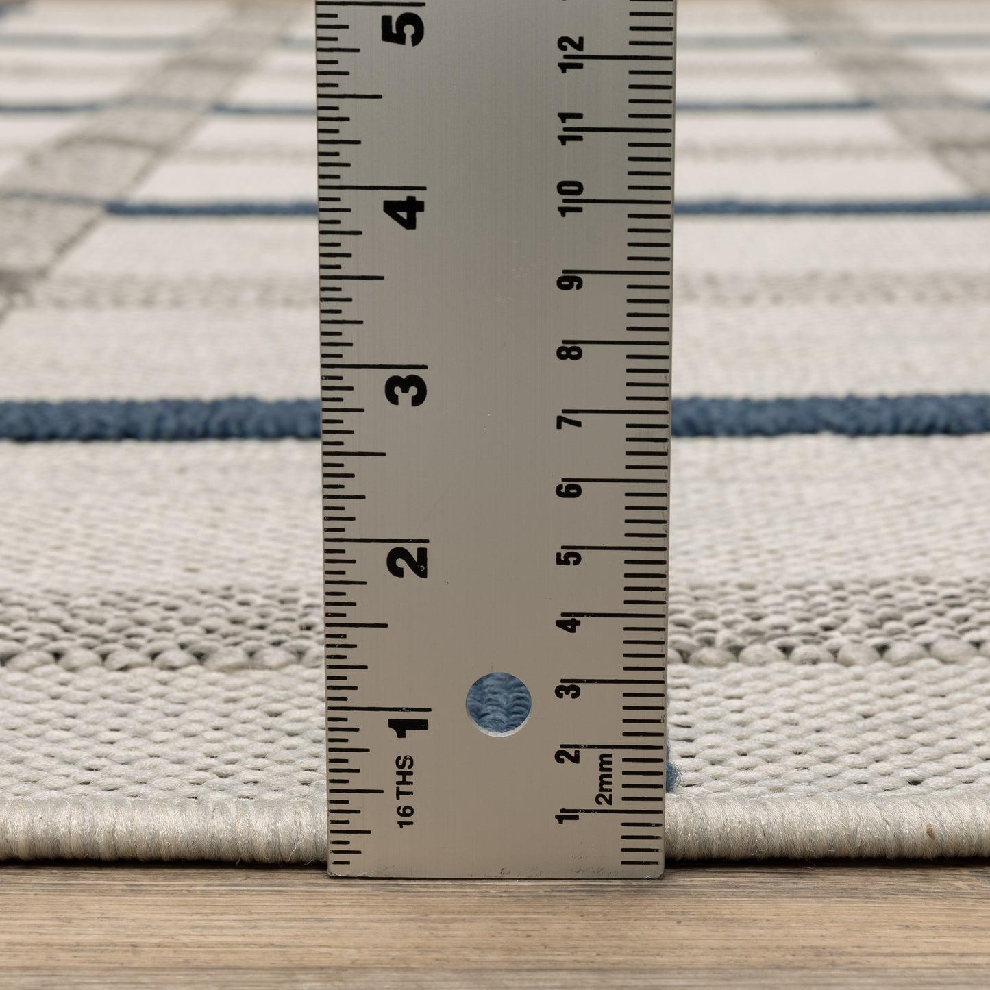 Torrey Outdoor Beige/ Blue Geometric Loop Pile Rug
