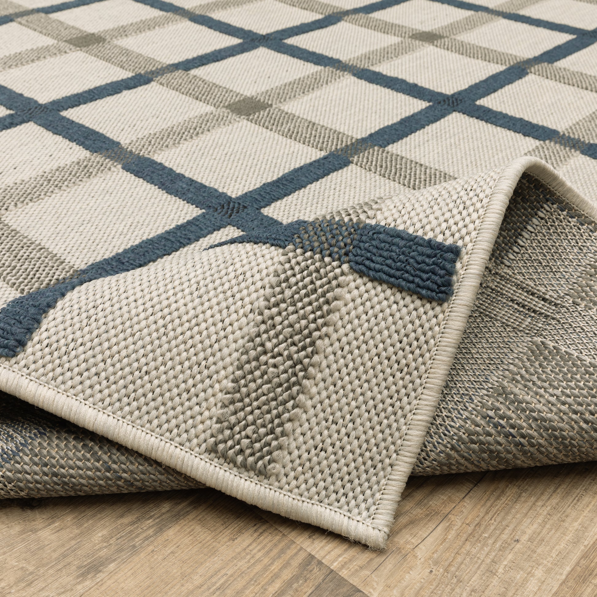 Torrey Outdoor Beige/ Blue Geometric Loop Pile Rug