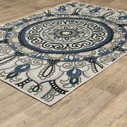 Torrey Outdoor Beige/ Blue Medallion Loop Pile Rug