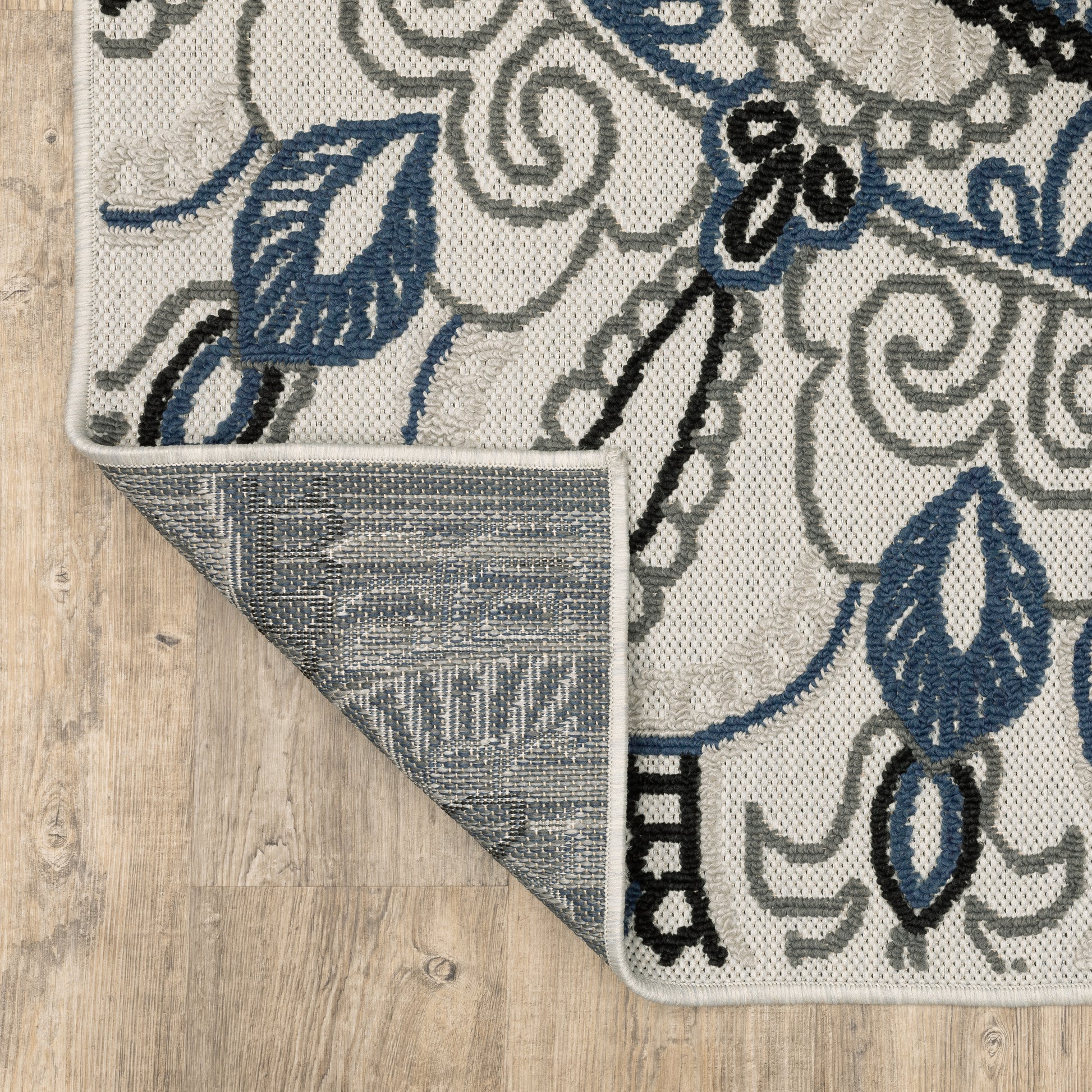 Torrey Outdoor Beige/ Blue Medallion Loop Pile Rug