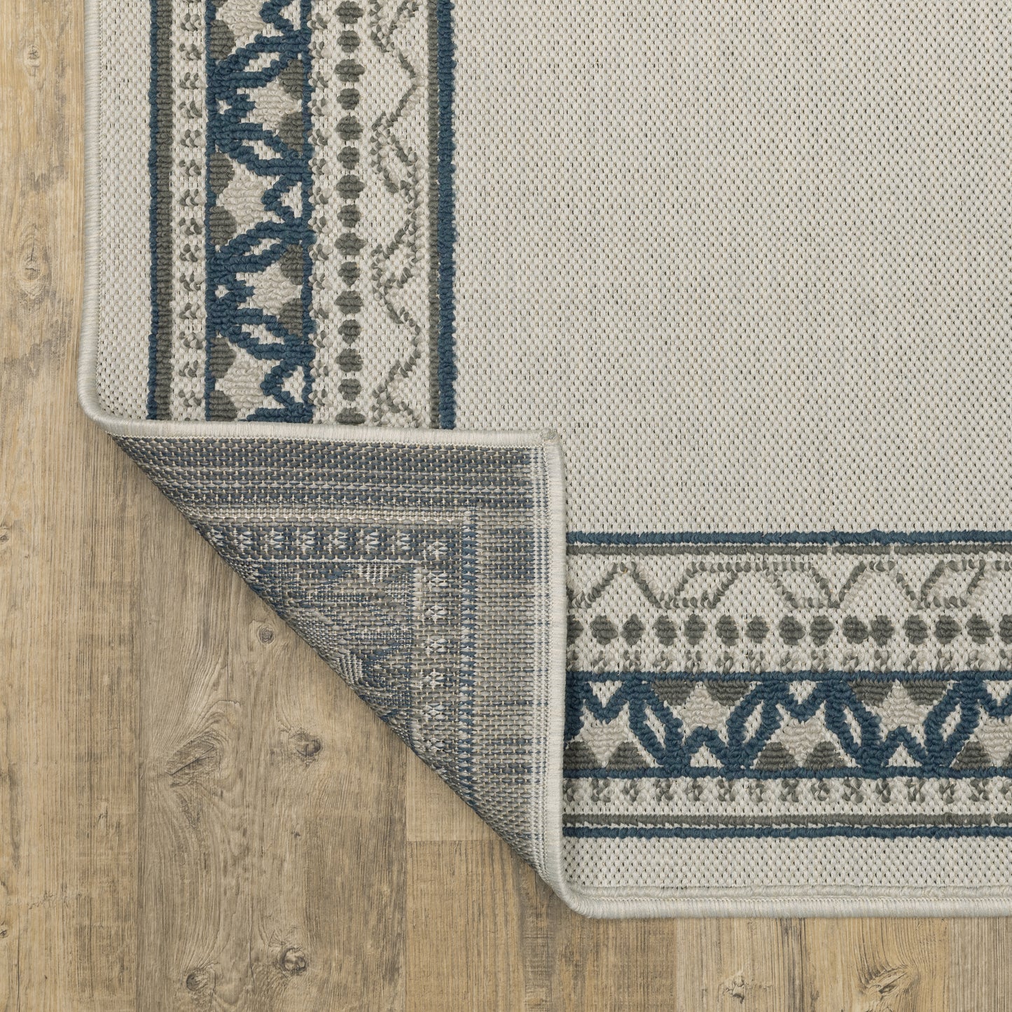 Torrey Outdoor Beige/ Blue Border Loop Pile Rug