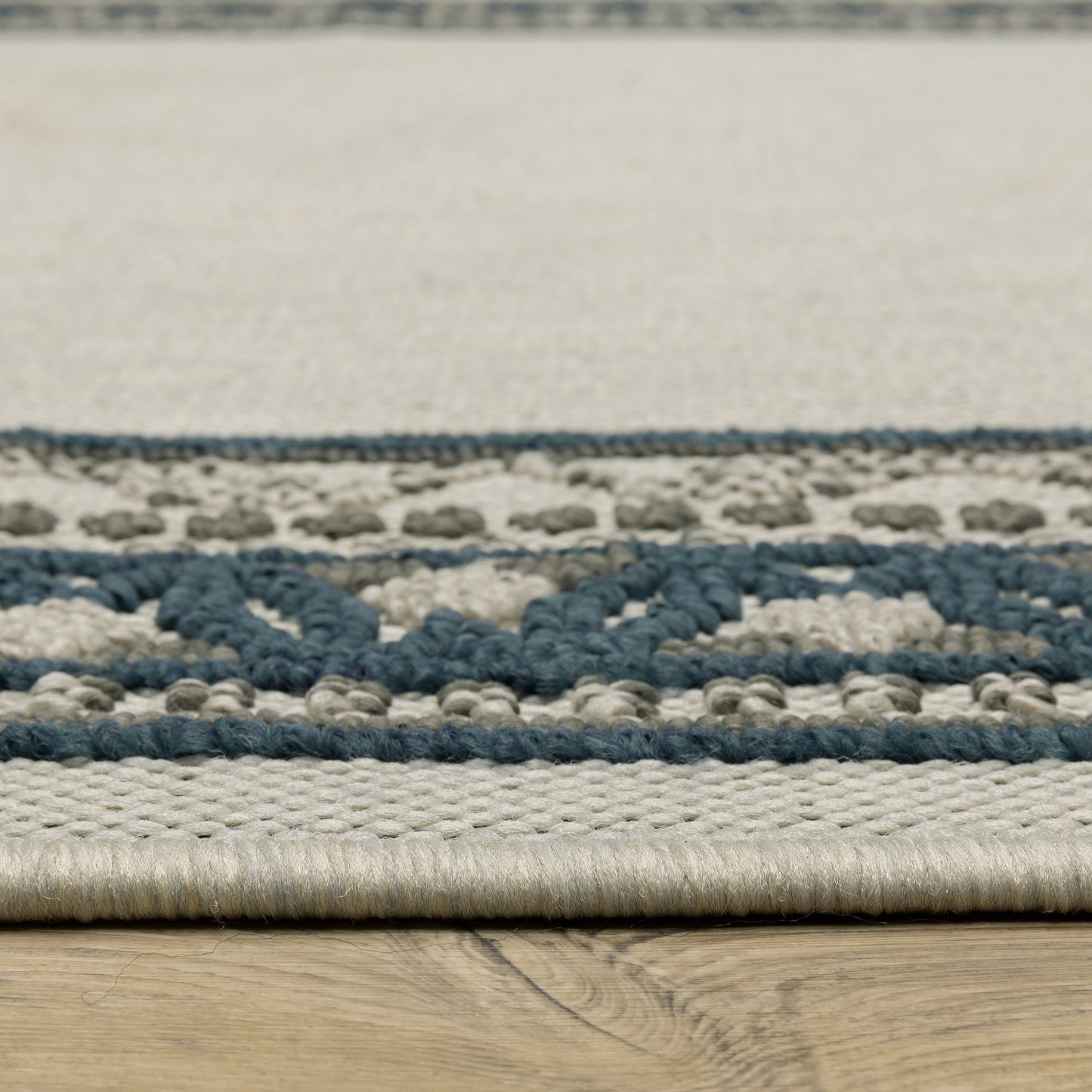 Torrey Outdoor Beige/ Blue Border Loop Pile Rug