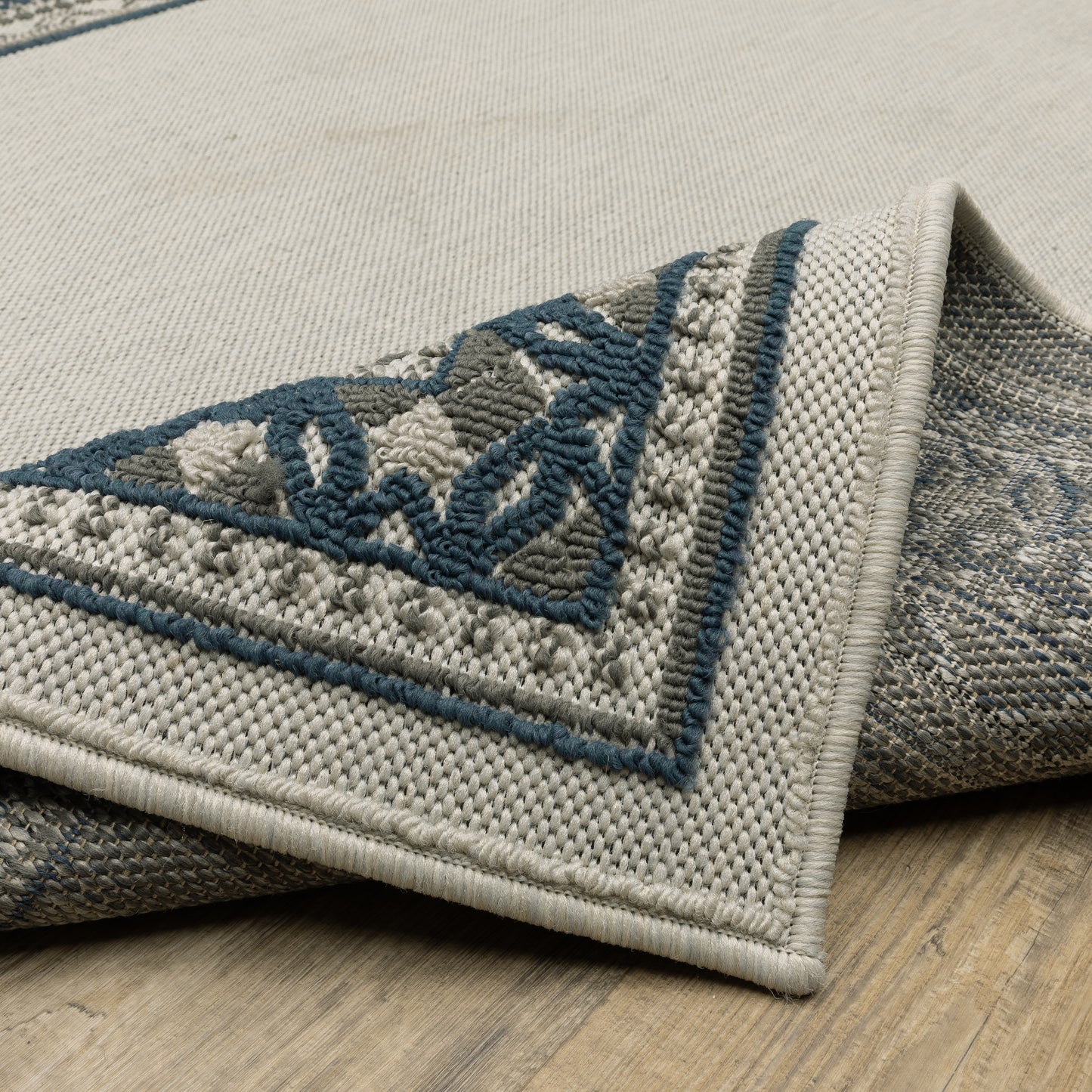 Torrey Outdoor Beige/ Blue Border Loop Pile Rug