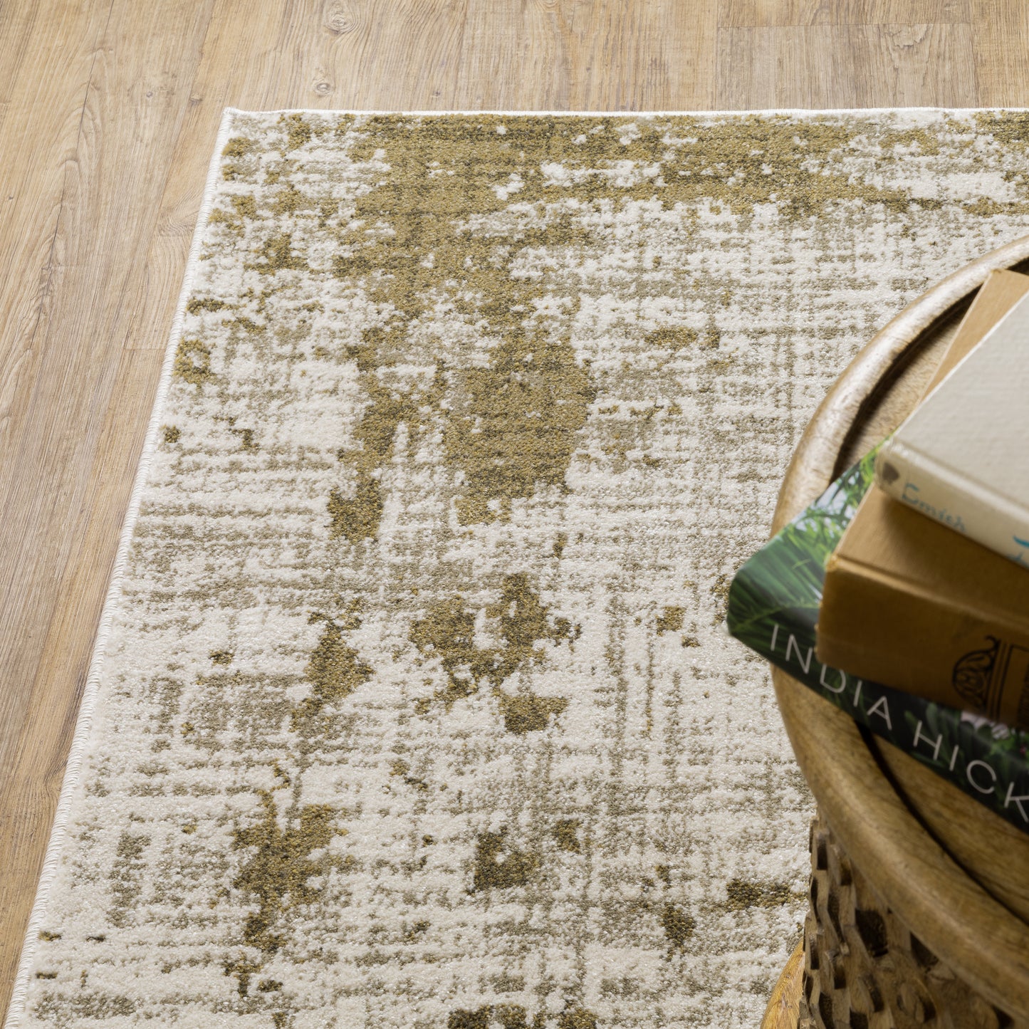 Venice Distressed Beige/ Gold Abstract Cut Pile Rug