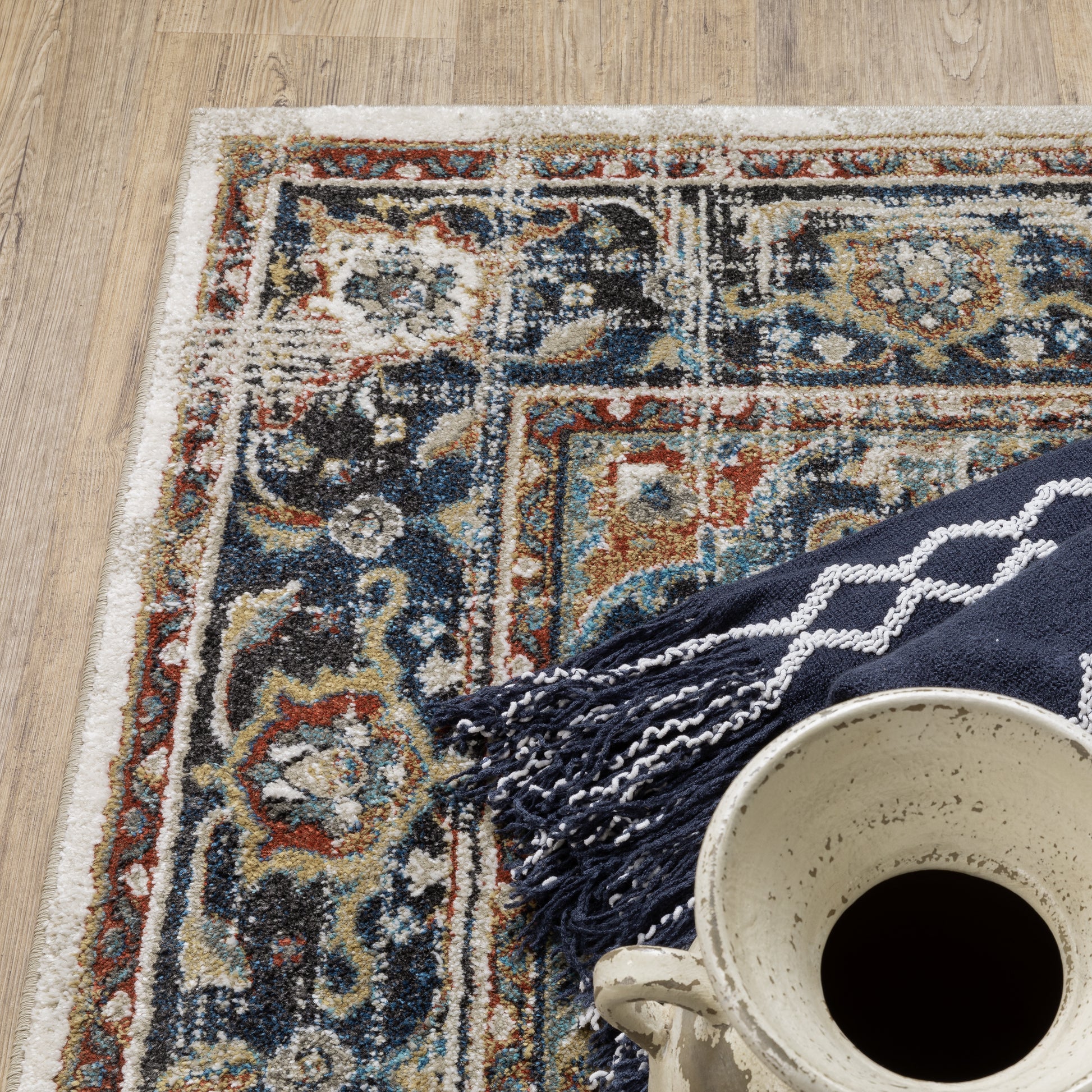 Venice Distressed Beige/ Blue Medallion Cut Pile Rug