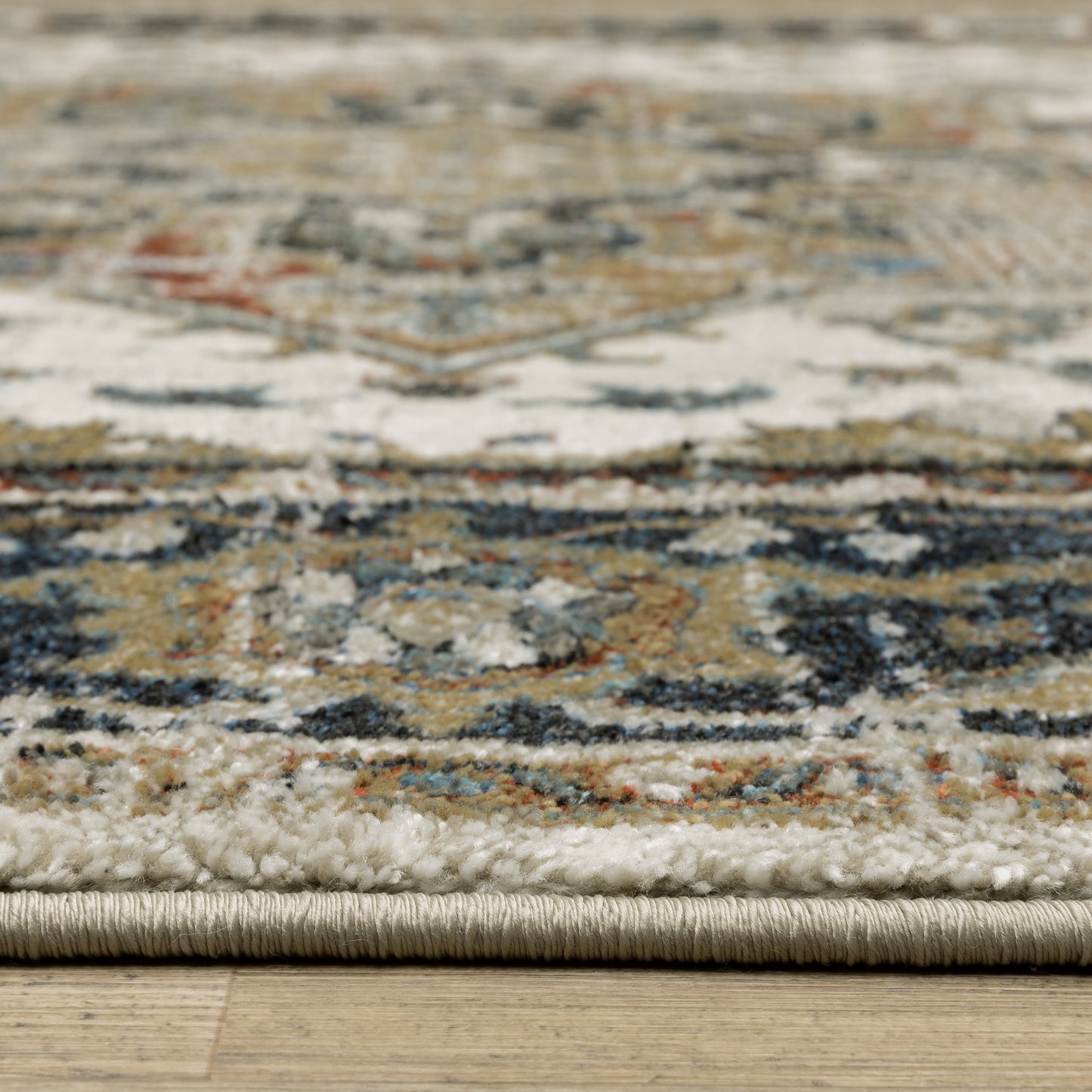 Venice Distressed Beige/ Blue Medallion Cut Pile Rug