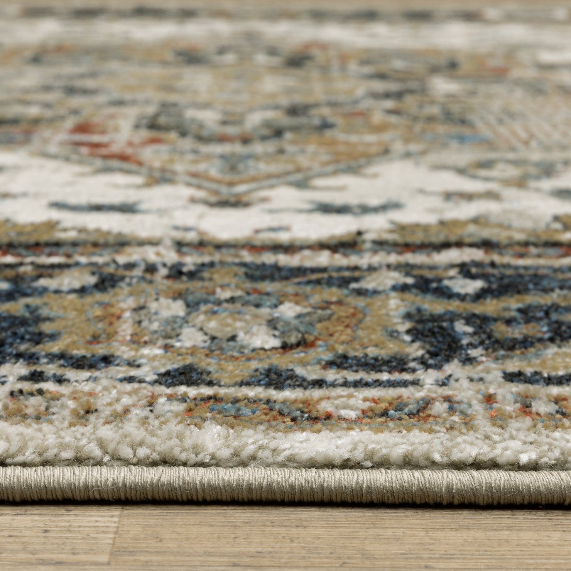 Venice Distressed Beige/ Blue Medallion Cut Pile Rug