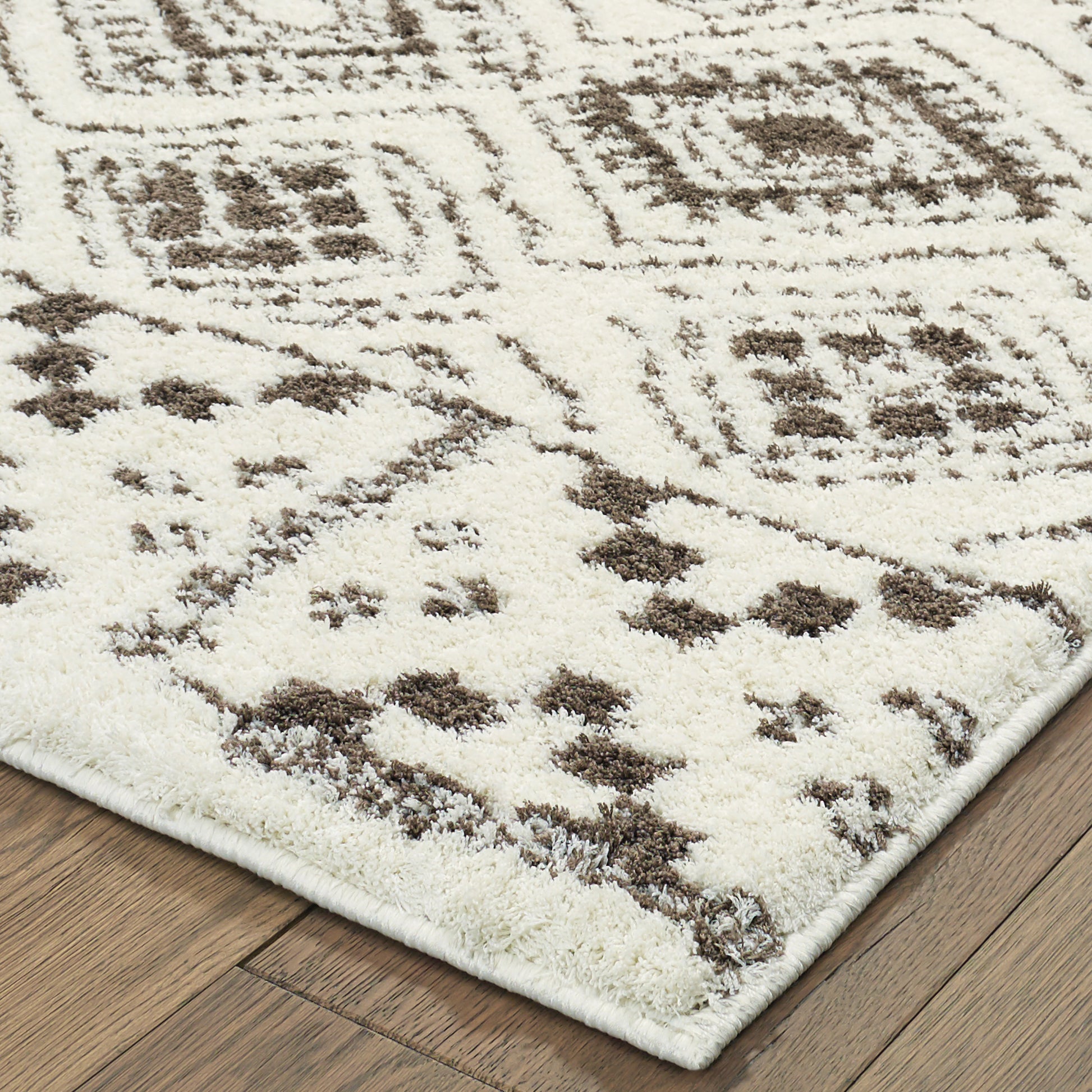 Verona Tribal Ivory/ Brown Southwest/Lodge Cut Pile Rug