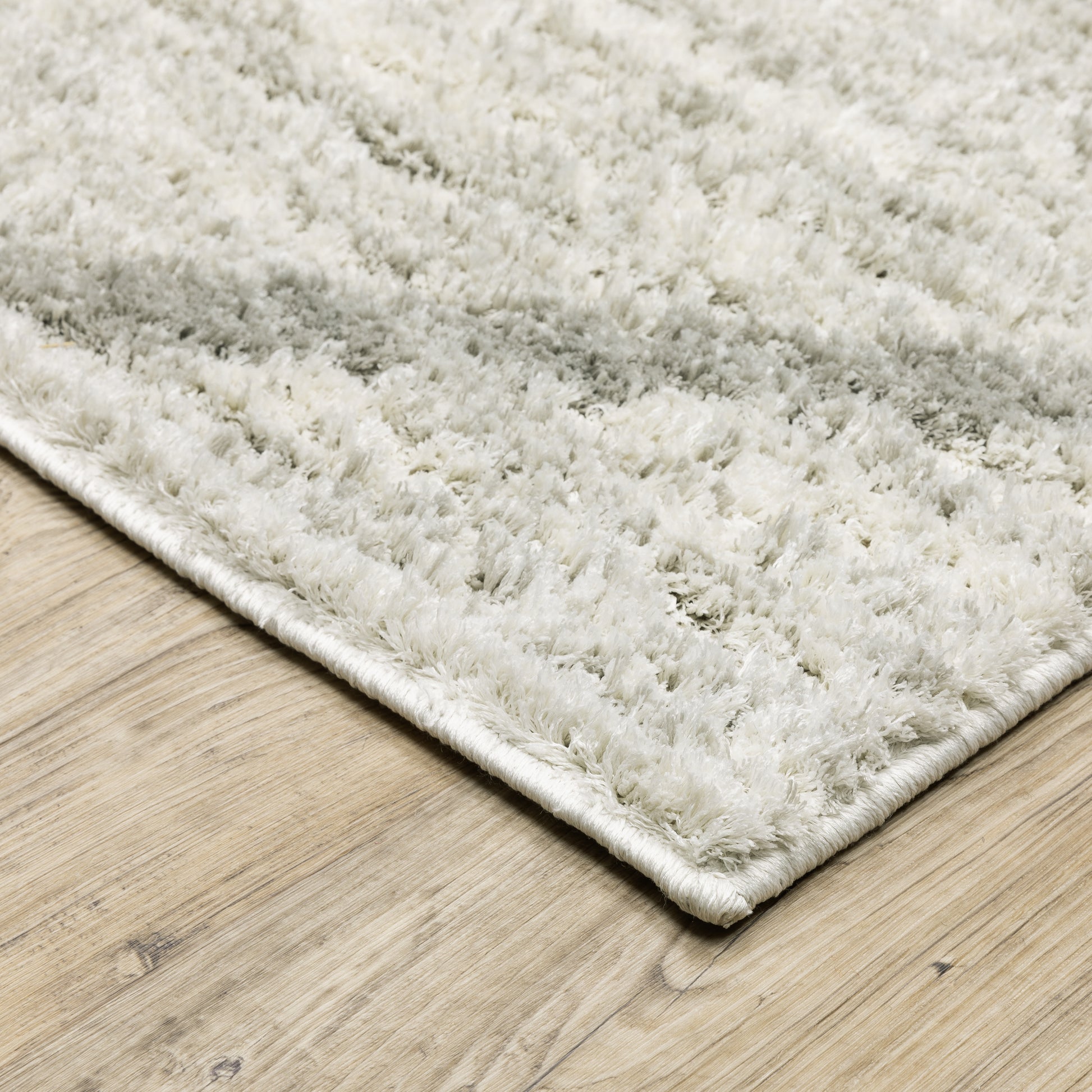 Verona Shag Ivory/ Grey Distressed Cut Pile Rug