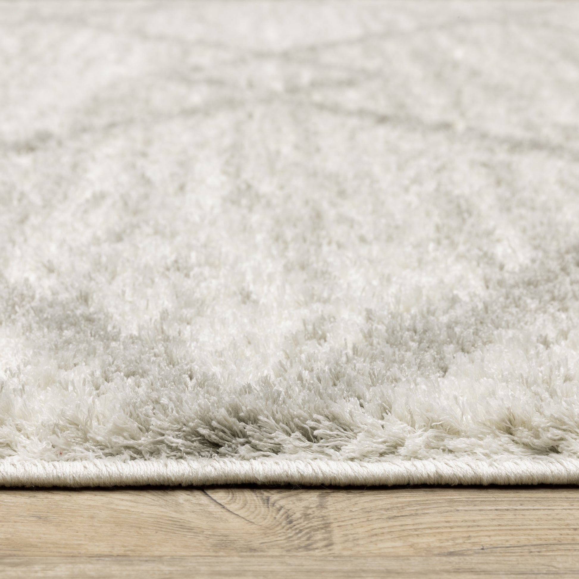 Verona Shag Ivory/ Grey Distressed Cut Pile Rug