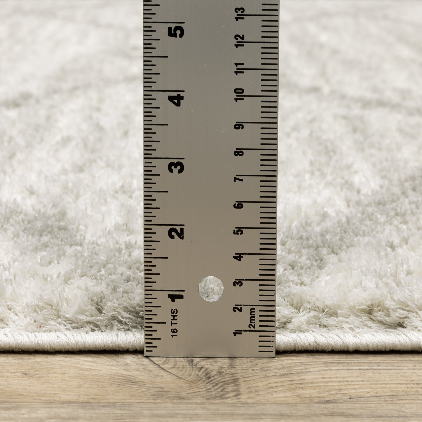 Verona Shag Ivory/ Grey Distressed Cut Pile Rug