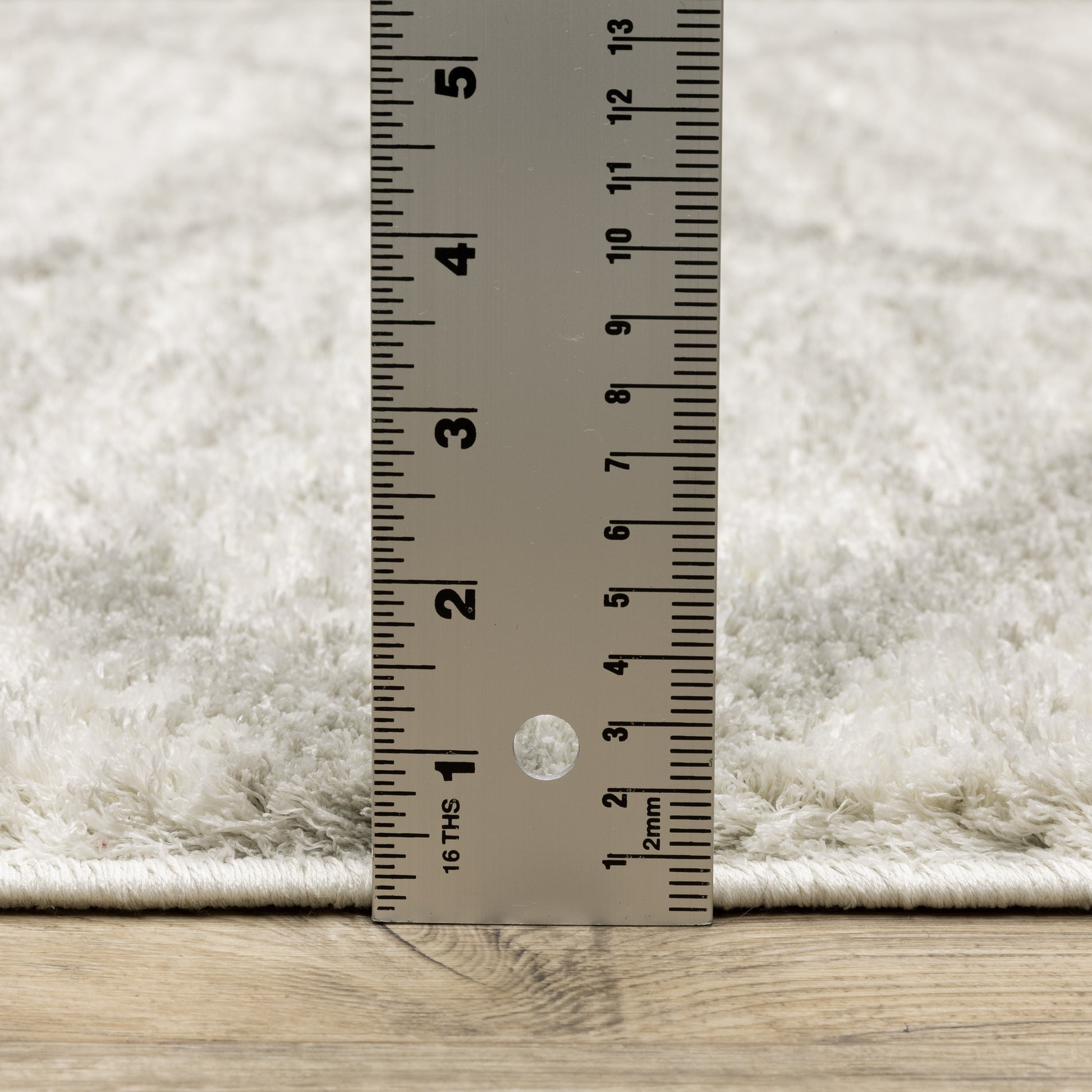 Verona Shag Ivory/ Grey Distressed Cut Pile Rug