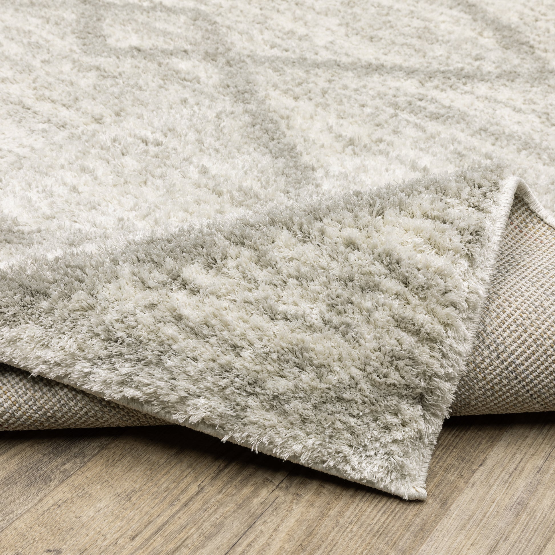Verona Shag Ivory/ Grey Distressed Cut Pile Rug