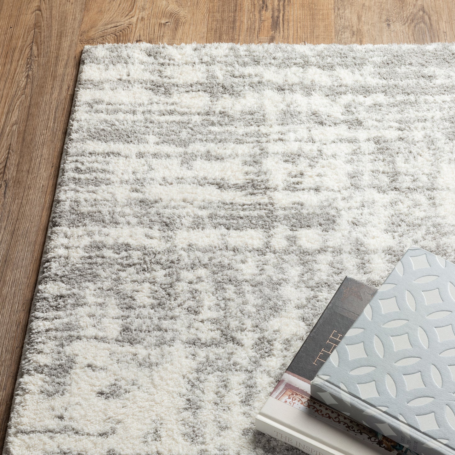 Verona Distressed Ivory/ Grey Abstract Cut Pile Rug