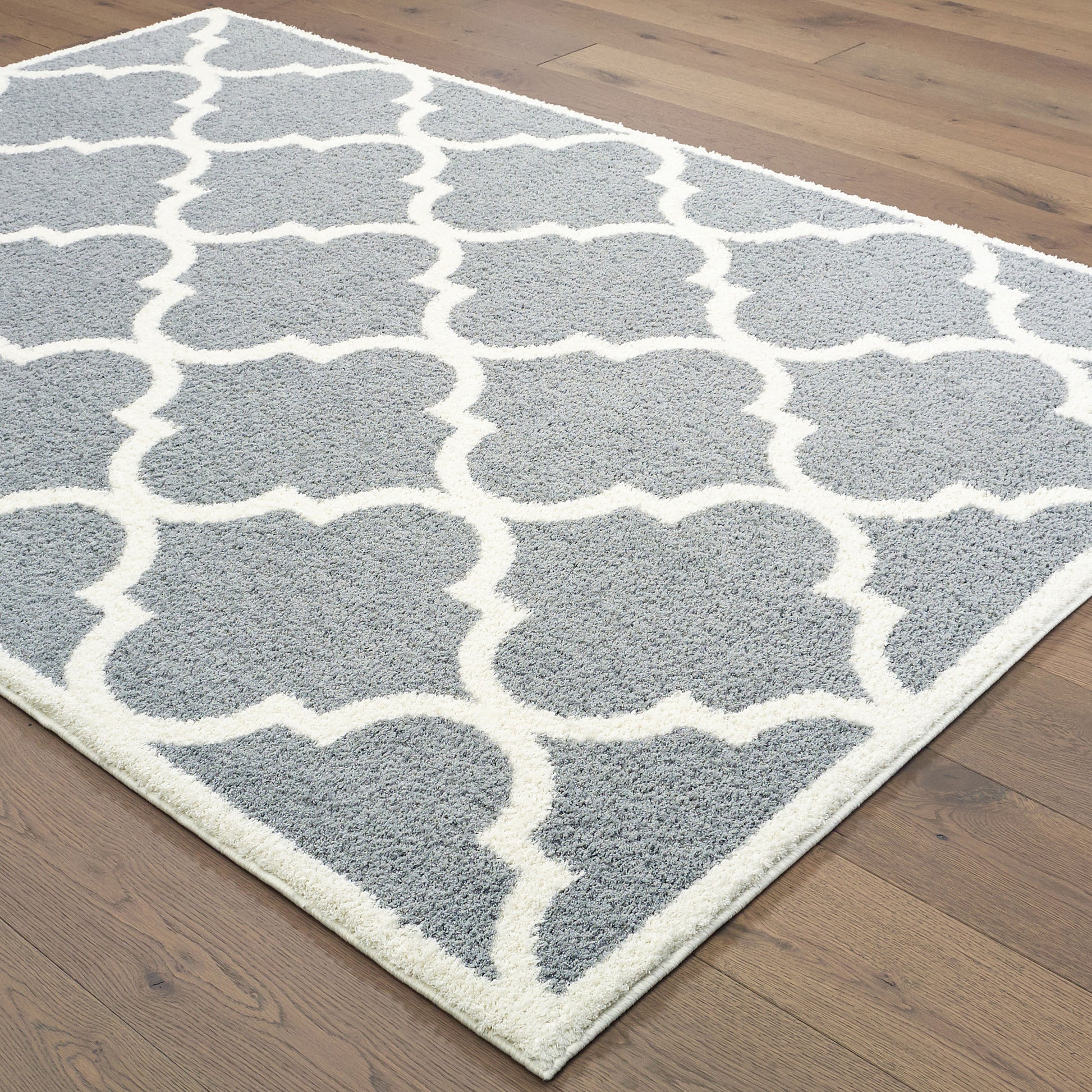 Verona Lattice Grey/ Ivory Trefoil Cut Pile Rug