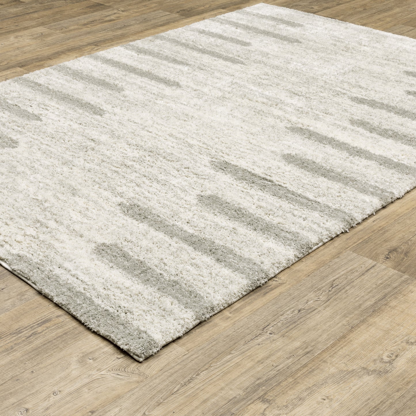 Verona Shag Ivory/ Grey Distressed Cut Pile Rug