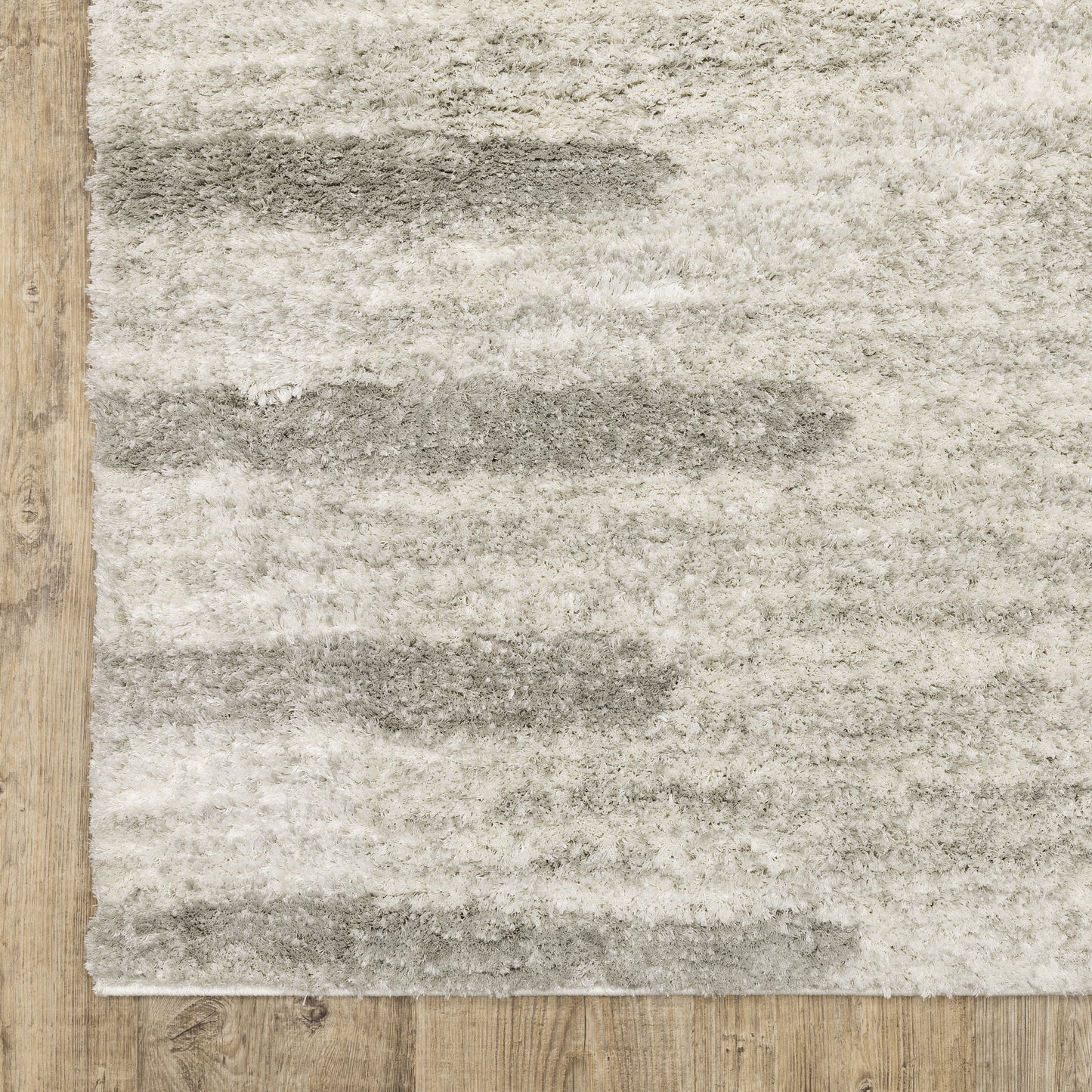 Verona Shag Ivory/ Grey Distressed Cut Pile Rug