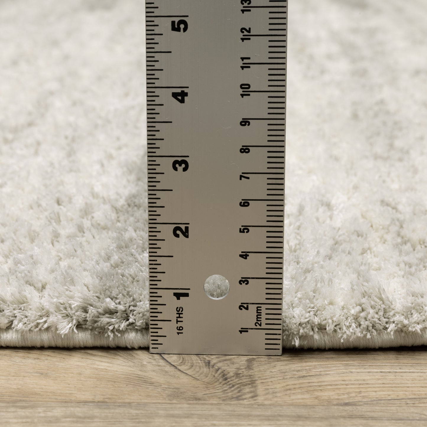 Verona Shag Ivory/ Grey Distressed Cut Pile Rug