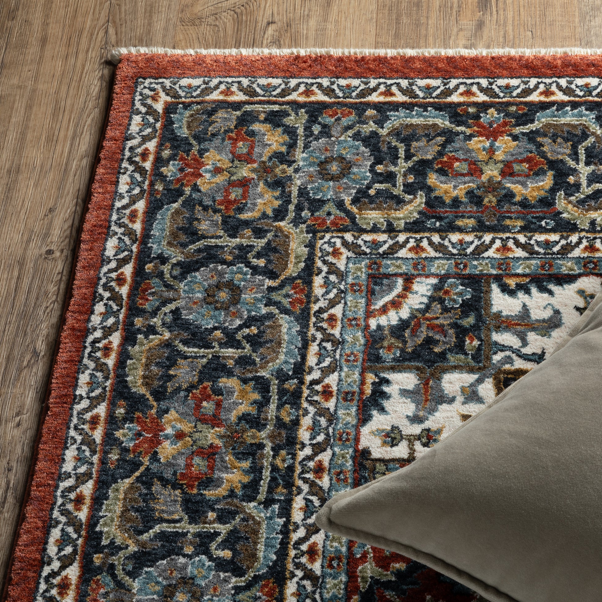 Vivian Medallion Red/ Multi Oriental Cut Pile Rug