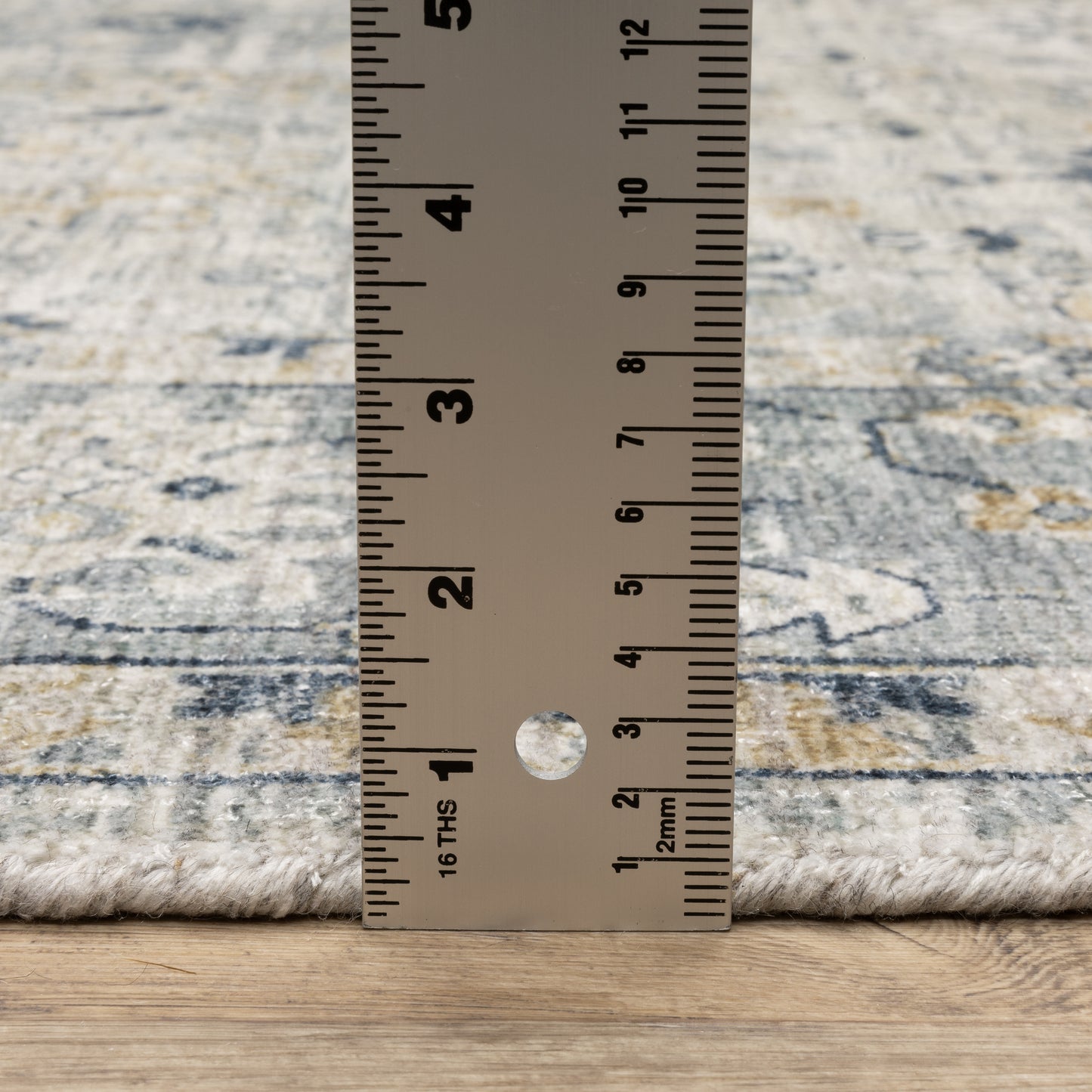 Windham Floral Ivory/ Blue Distressed Cut Pile Rug
