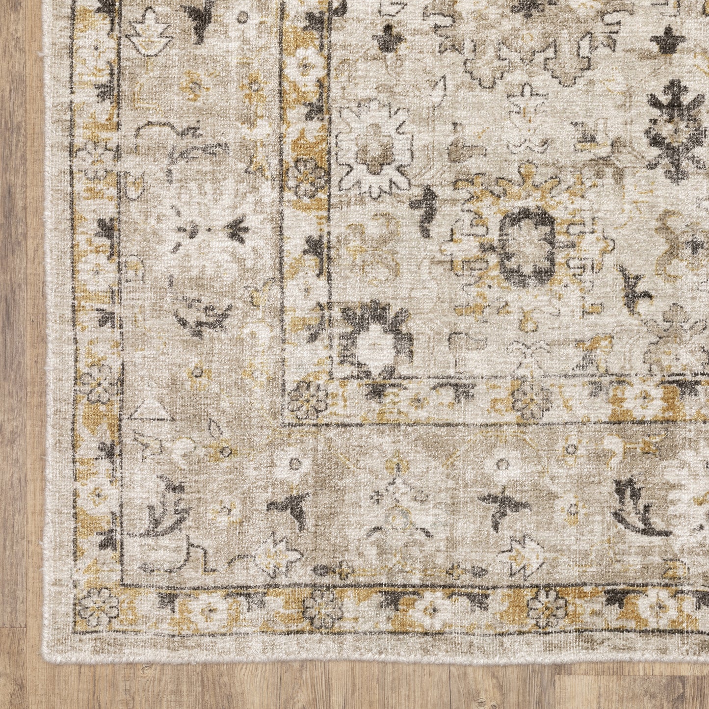 Windham Floral Beige/ Gold Distressed Cut Pile Rug