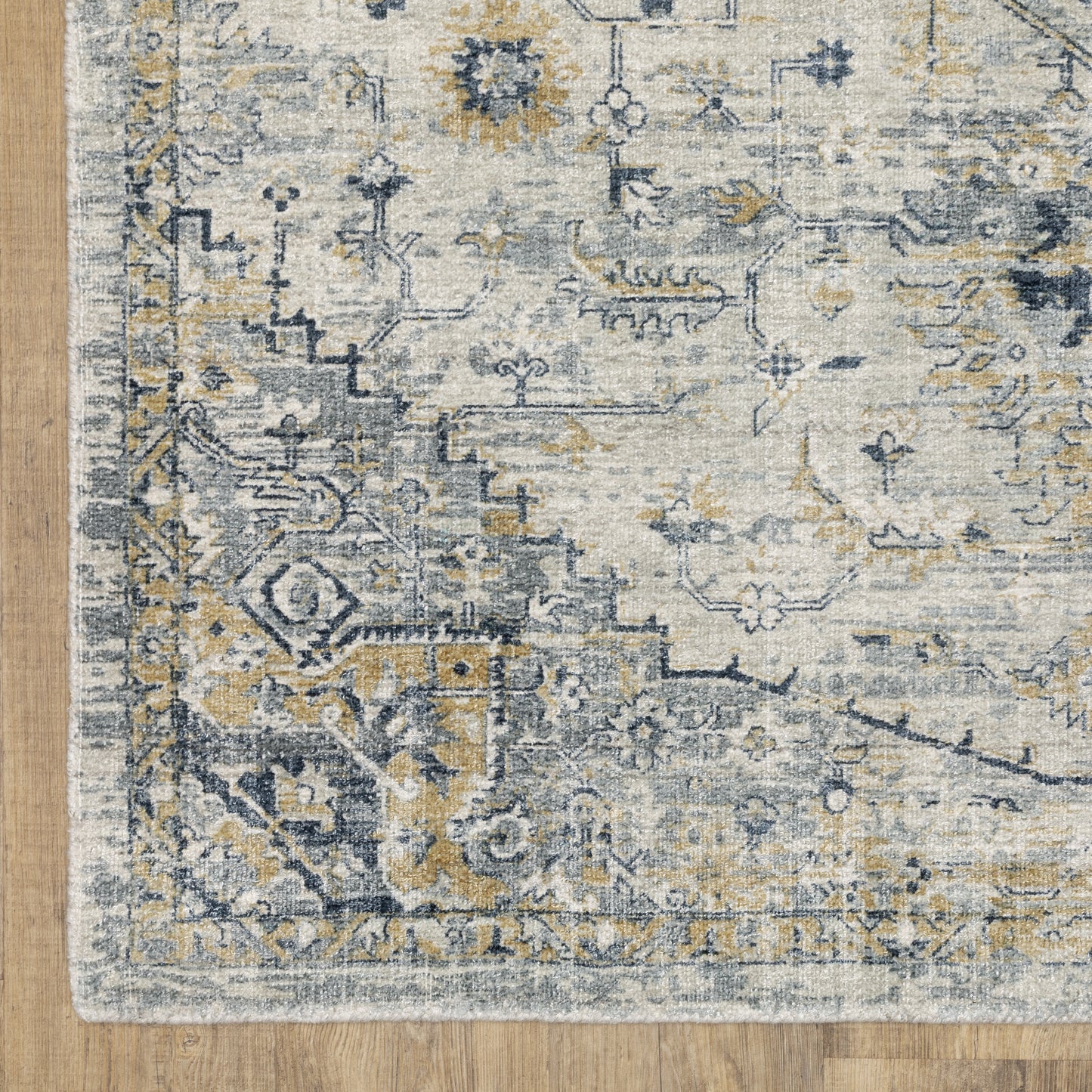 Windham Distressed Ivory/ Gold Medallion Cut Pile Rug