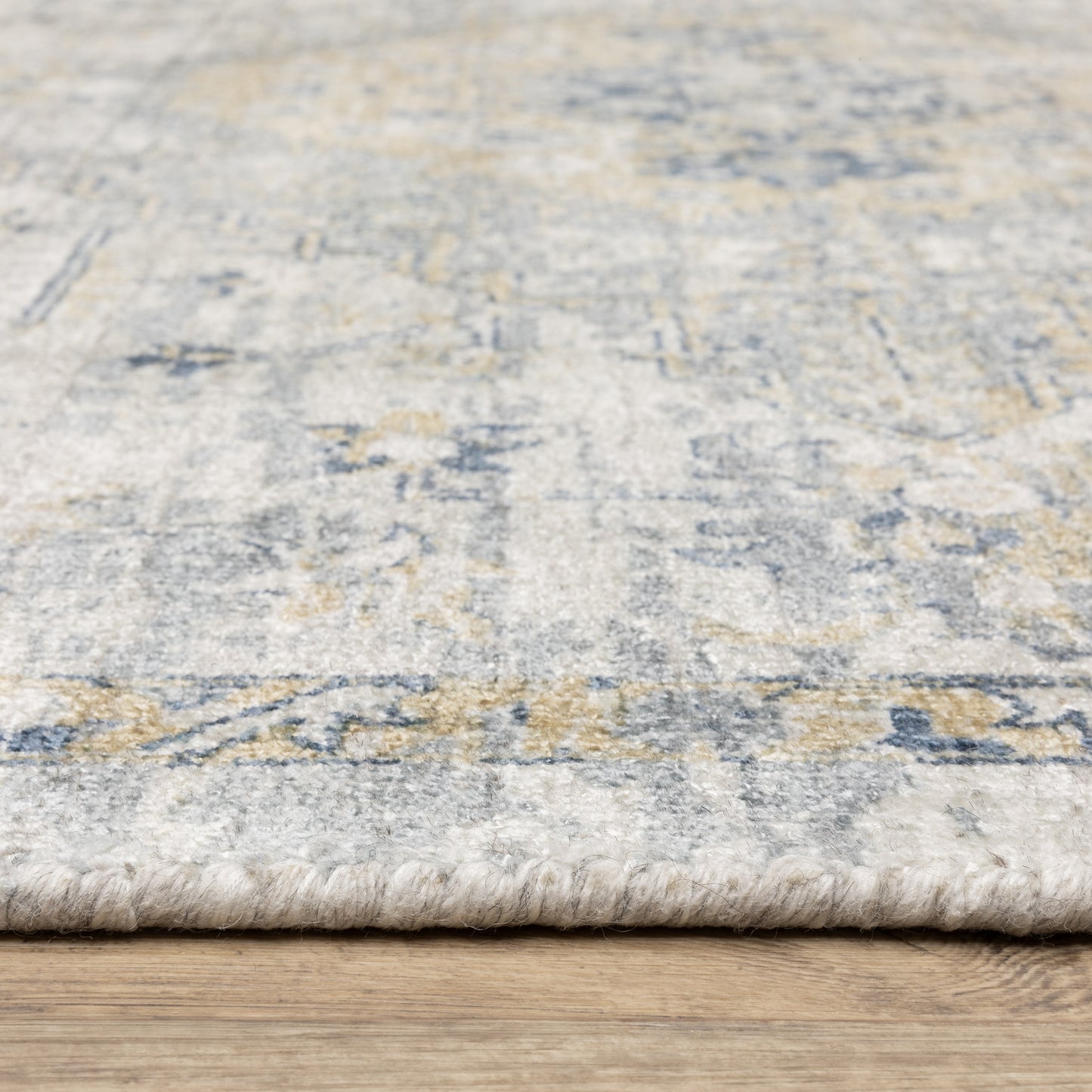 Windham Distressed Ivory/ Gold Medallion Cut Pile Rug