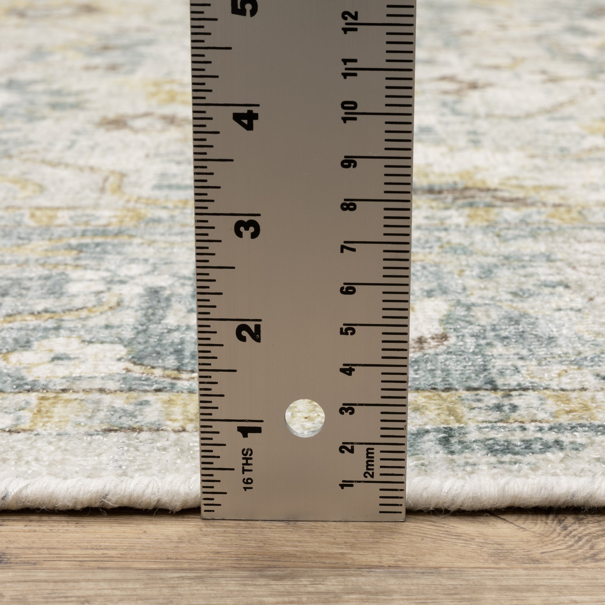 Windham Floral Ivory/ Blue Distressed Cut Pile Rug