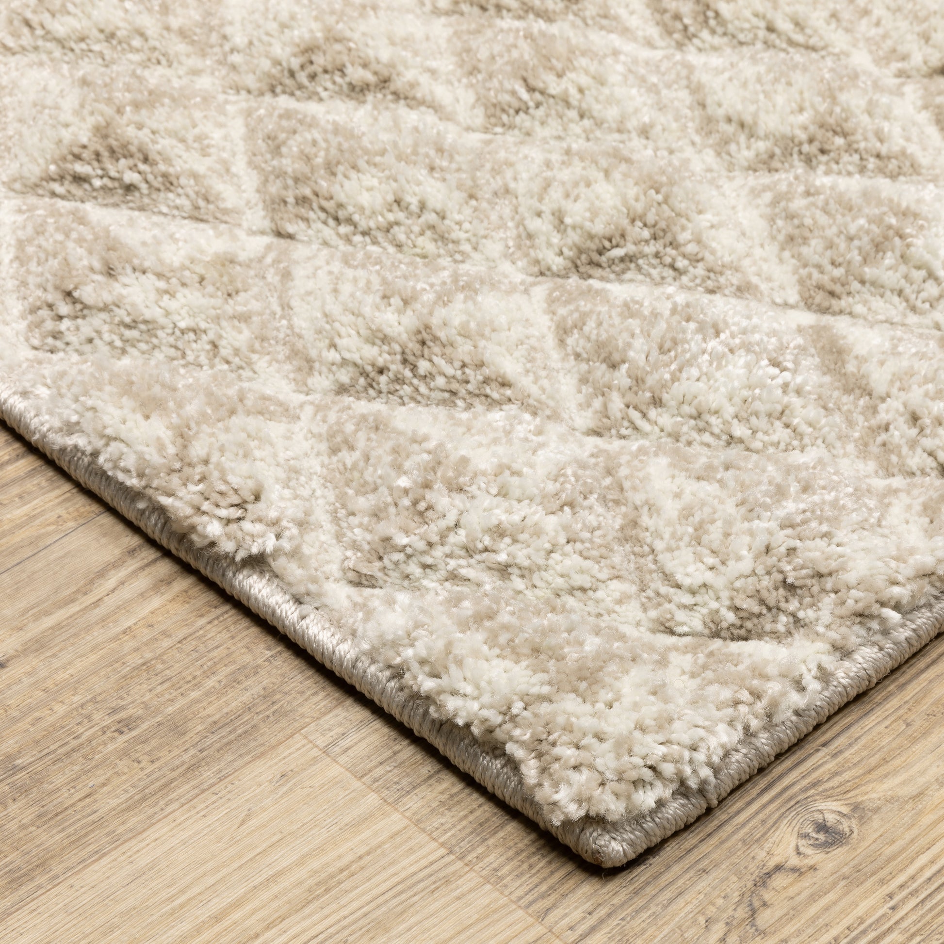 Wonder Geometric Beige/ Ivory Cut Pile Rug