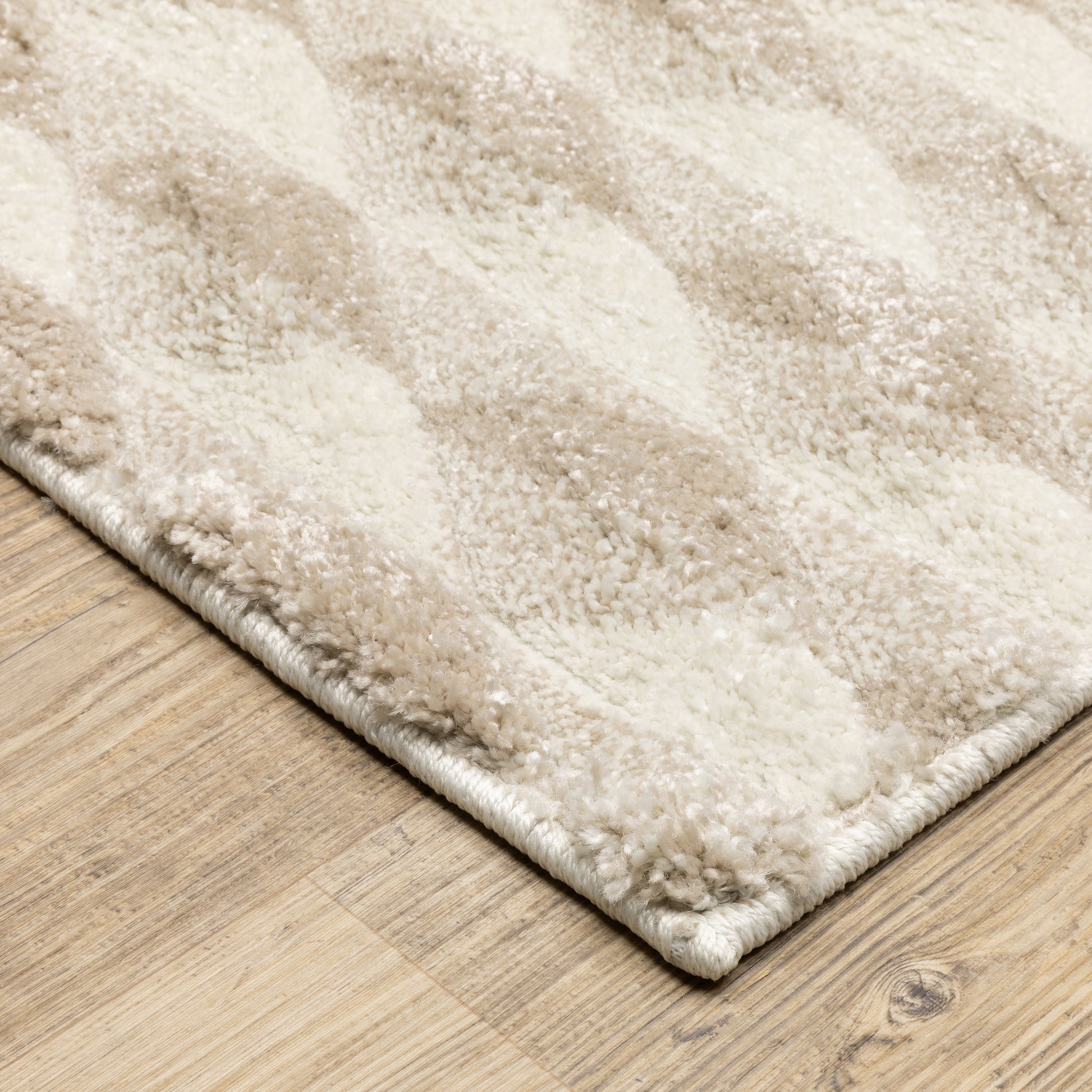 Wonder Geometric Beige/ Ivory Cut Pile Rug