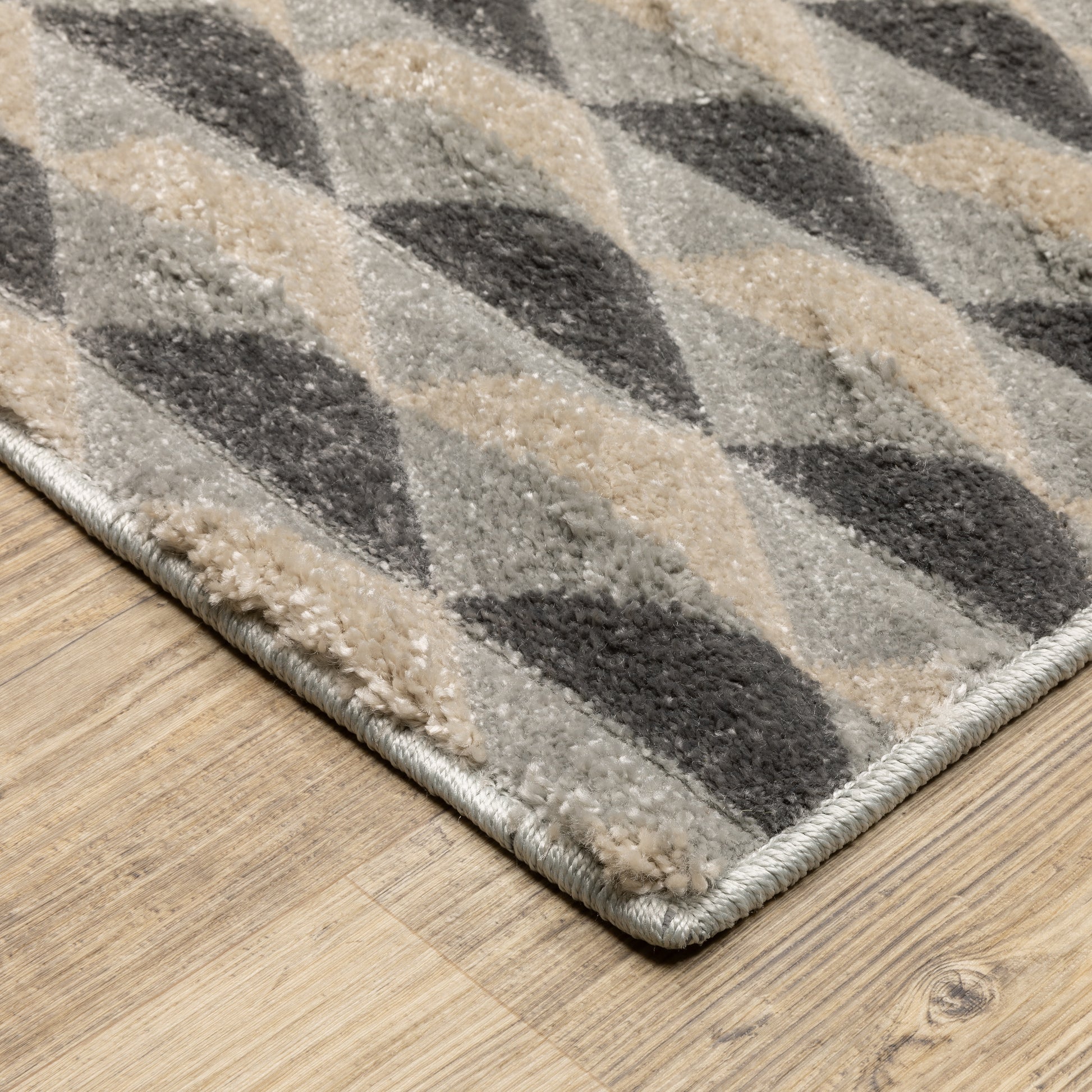 Wonder Geometric Charcoal/ Grey Cut Pile Rug